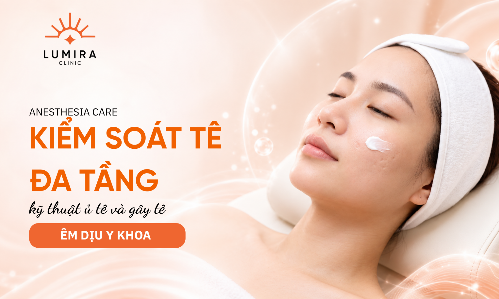 Boi kem u te y khoa tren vung da co vai vet seo lom nhe truoc khi cat day seo - Lumira Clinic
